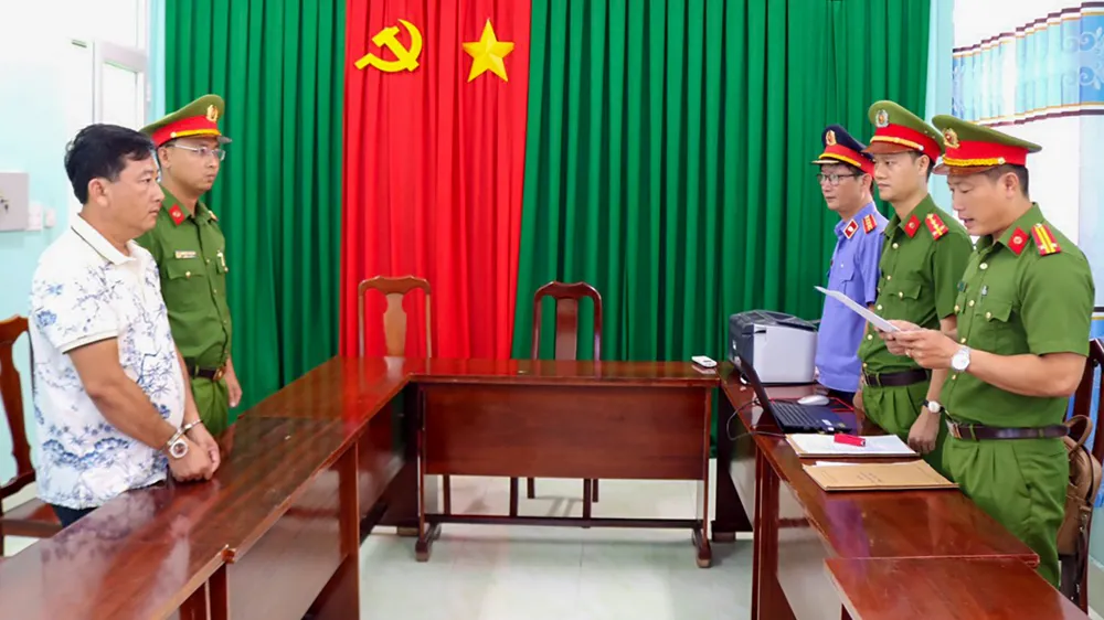 Giám đốc Công ty ở tỉnh An Giang đến tỉnh Kiên Giang mượn tài sản rồi chiếm đoạt