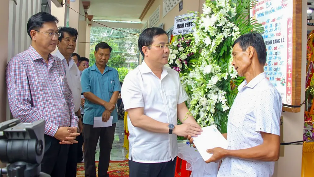 Ông Trần Văn Huyến, Chủ tịch UBND tỉnh Hậu Giang