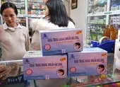 Khẩu trang, cồn sát khuẩn tăng giá sốc vẫn cháy hàng