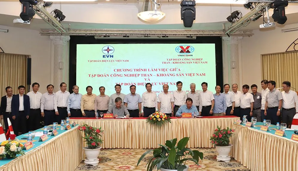 EVN và TKV ký thỏa thuận hợp tác đảm bảo cung cấp đủ than cho các nhà máy nhiệt điện của EVN. Ảnh: EVN