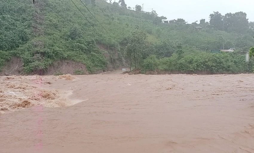 Từ nay đến 25-9, miền Trung có nguy cơ xảy ra lũ quét, sạt lở đất tại các tỉnh vùng núi và ngập úng tại các khu vực trũng, thấp do đợt mưa lớn kéo dài nhiều ngày. Ảnh minh hoạ: PLO