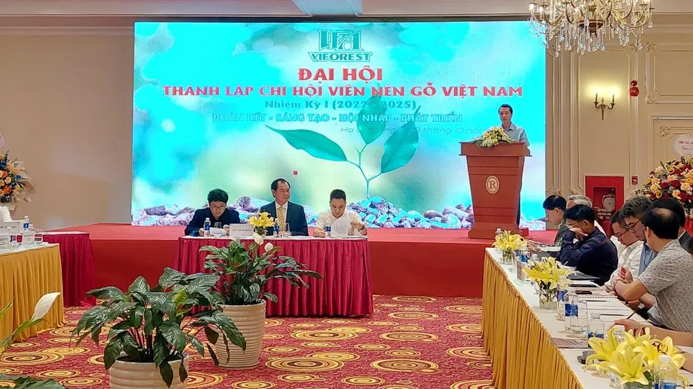 Hiệp hội Gỗ và Lâm sản Việt Nam tổ chức đại hội thành lập Chi hội Viên nén gỗ Việt Nam. Ảnh: AH Hiệp hội Gỗ và Lâm sản Việt Nam tổ chức đại hội thành lập Chi hội Viên nén gỗ Việt Nam. Ảnh: AH