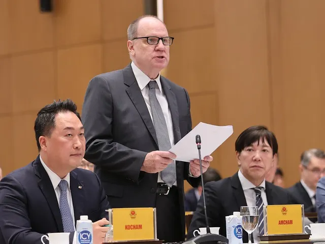 Ông Greg Testerman, Chủ tịch Hiệp hội Doanh nghiệp Hoa kỳ tại Việt Nam (Amcham) phát biểu tại Hội nghị gặp mặt các nhà đầu tư nước ngoài do Thủ tướng Phạm Minh Chính chủ trì. Ảnh: VGP