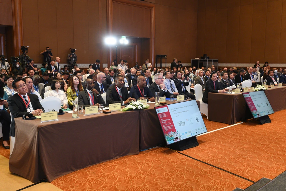 Quang cảnh Hội nghị toàn cầu lần thứ 4 hệ thống lương thực thực phẩm bền vững khai mạc sáng nay tại Hà Nội. Ảnh: TÙNG ĐINH
