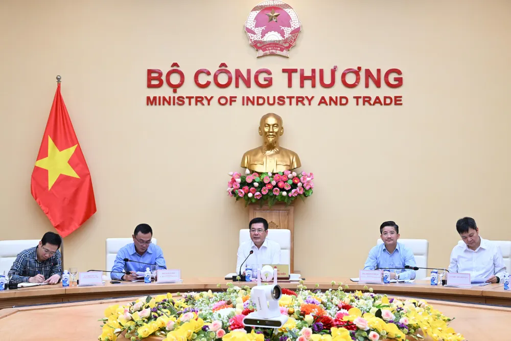 điện mặt trời mái nhà.jpg