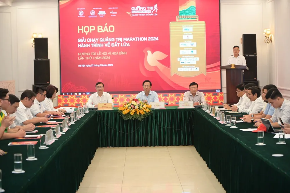 UBND tỉnh Quảng Trị phối hợp Báo Nông nghiệp Việt Nam họp báo thông tin về giải chạy Quảng Trị Marathon 2024 - Hành trình về Đất lửa. Giải chạy Quảng Trị Marathon 2024.jpg