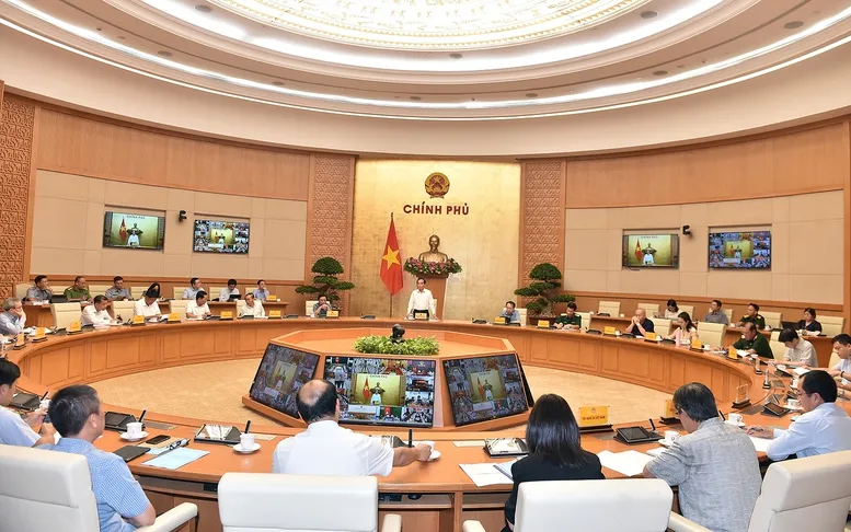 Hội nghị được tổ chức trực tiếp kết hợp với trực tuyến. Ảnh: VGP Chống khai thác IUU...jpg