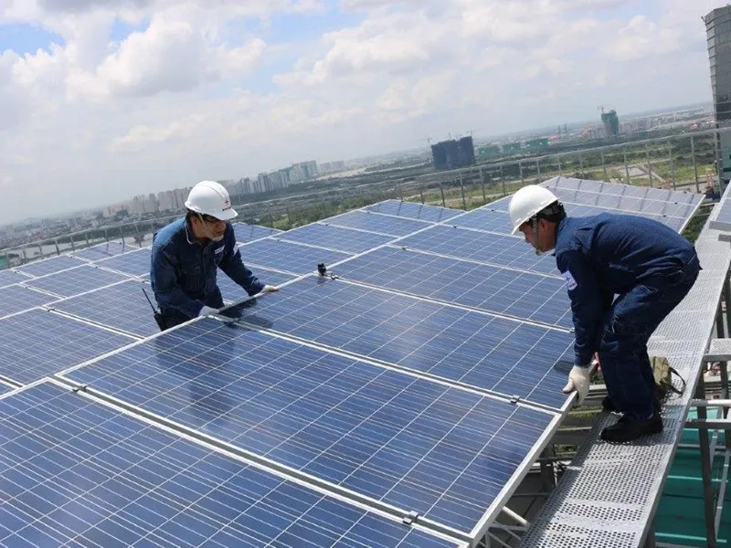 Phó Thủ tướng yêu cầu Bộ Công Thương nghiên cứu phương án để điện mặt trời tự sản, tự tiêu dư thừa được bán lên lưới. Ảnh minh hoạ: TN điện mặt trời mái nhà.jpg