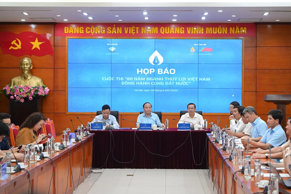 Toàn cảnh họp báo thông tin về cuộc thi “80 năm ngành Thuỷ lợi Việt Nam đồng hành cùng đất nước”. ngành thuỷ lợi.jpg
