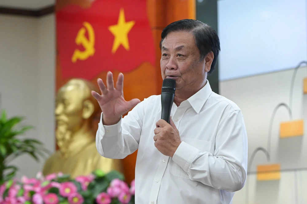 Bộ trưởng Lê Minh Hoan chia sẻ tại diễn đàn. Ảnh: AH Doanh nghiệp gửi tâm thư tới Bộ trưởng.jpg