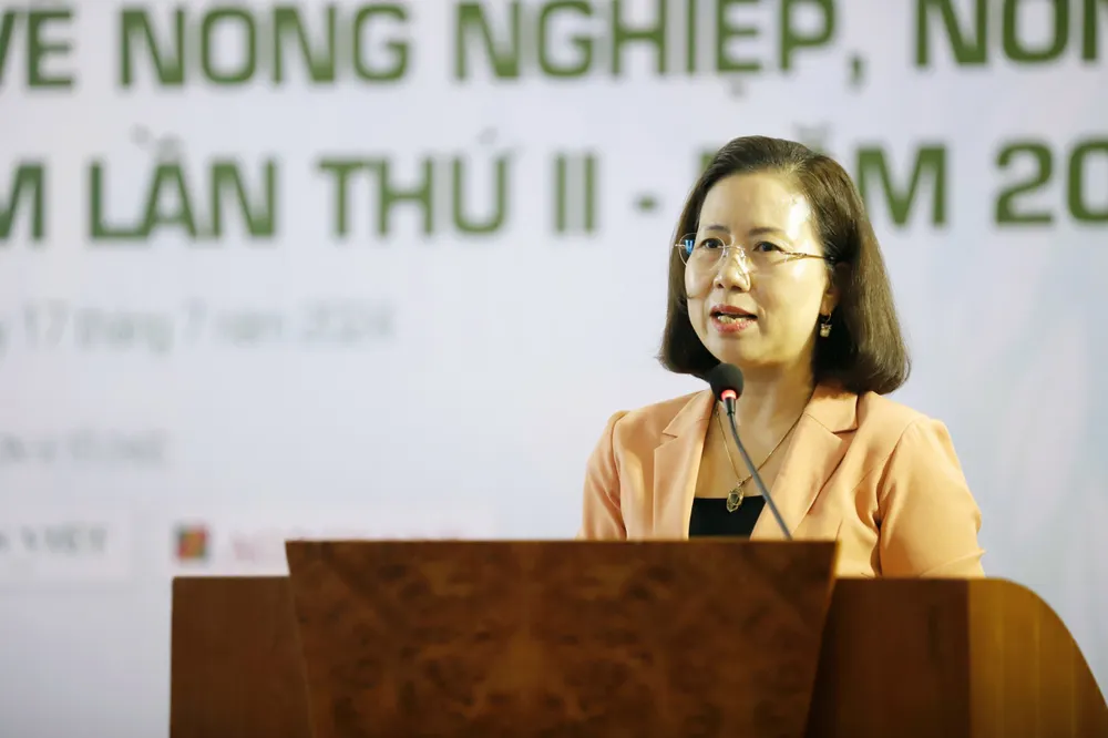 Bà Bùi Thị Thơm, Phó Chủ tịch Ban Chấp hành Trung ương Hội Nông dân Việt Nam, phát biểu tại lễ phát động. giải báo chí toàn quốc về nông nghiệp.jpg