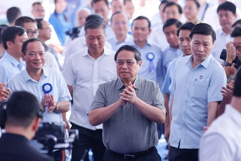 Thủ tướng Chính phủ Phạm Minh Chính dự Lễ khánh thành tại điểm cầu chính ở khu vực trạm 500kV Phố Nối (Hưng Yên). Ảnh: VGP đường dây 500kV mạch 3.jpg