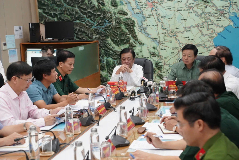 bão số 3......jpg