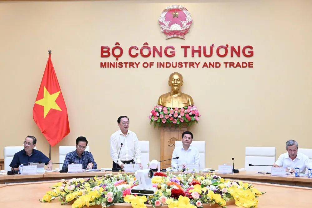 Bộ Công Thương và Bộ Khoa học và Công nghệ họp về việc xây dựng các tiêu chuẩn, quy chuẩn kỹ thuật liên quan đến trạm sạc xe điện. thị trường xe điện..jpg