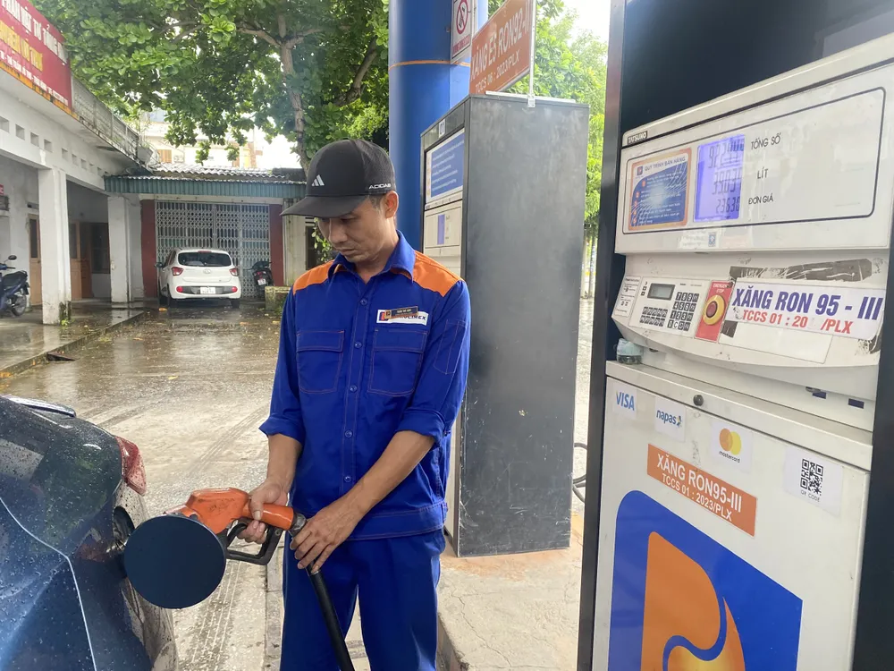 giá xăng giảm.jpg