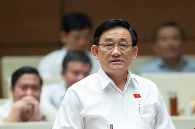 ĐBQH Trần Quốc Tuấn (đoàn Trà Vinh). Ảnh: QH quảng cáo xuyên biên giới.jpg