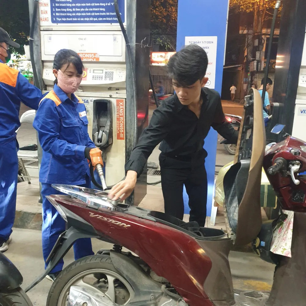 giá xăng giảm.jpg