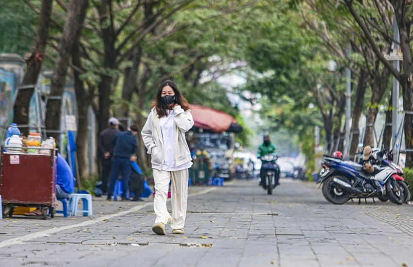 Những ngày cuối tháng 3, dự báo thời tiết miền Bắc chuyển rét trong khi miền Trung nắng nóng gay gắt, tạo ra sự chênh lệch nhiệt độ rõ rệt giữa hai miền. Ảnh: Phi Hùng miền bắc chuyển rét.jpg