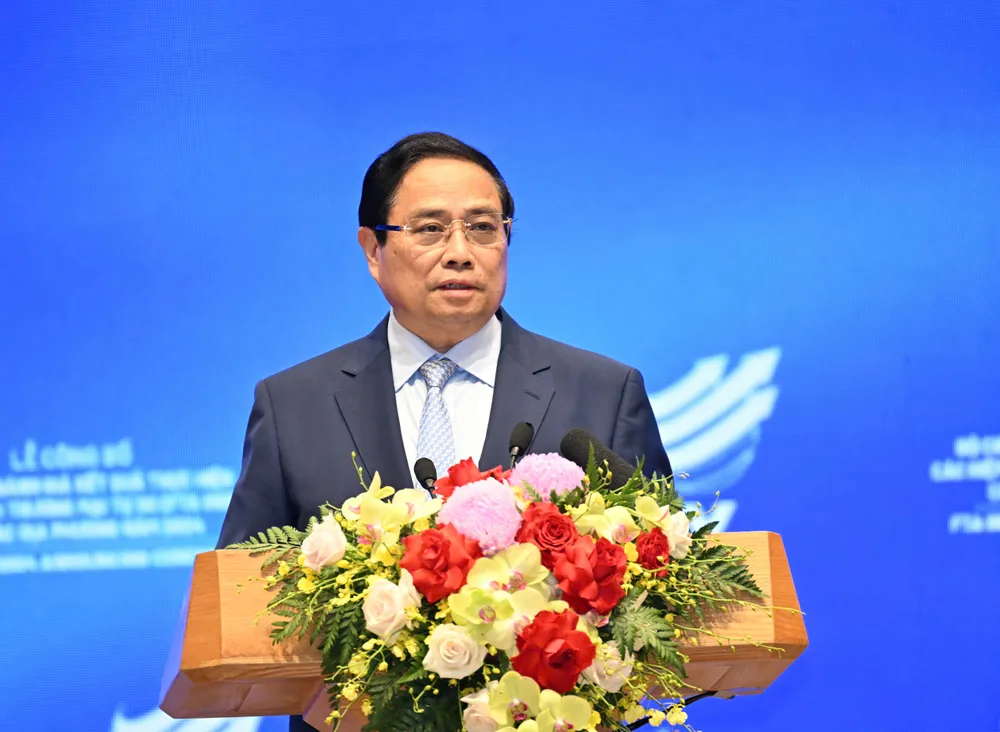 Hội nhập không chỉ có thảm đỏ và hoa hồng..jpg