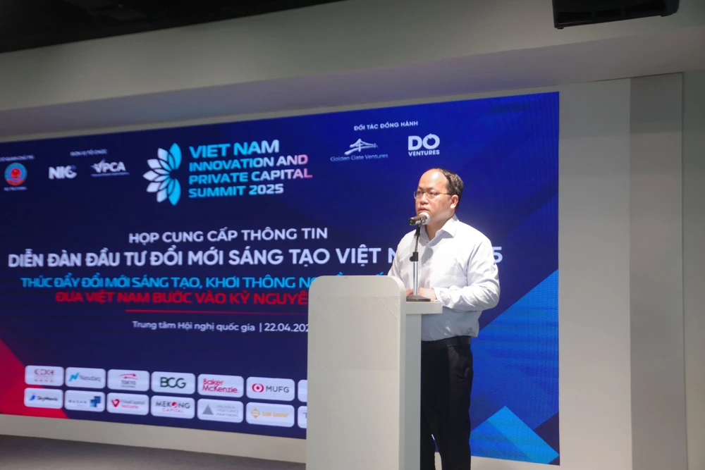 Ông Vũ Quốc Huy, Giám đốc NIC, thông tin về Diễn đàn Đầu tư Đổi mới sáng tạo Việt Nam 2025. Ảnh: AH Diễn đàn Đầu tư Đổi mới sáng tạo Việt Nam..jpg
