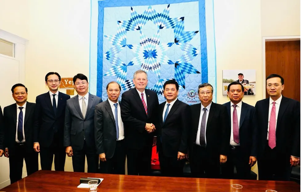Bộ trưởng Nguyễn Hồng Diên..png