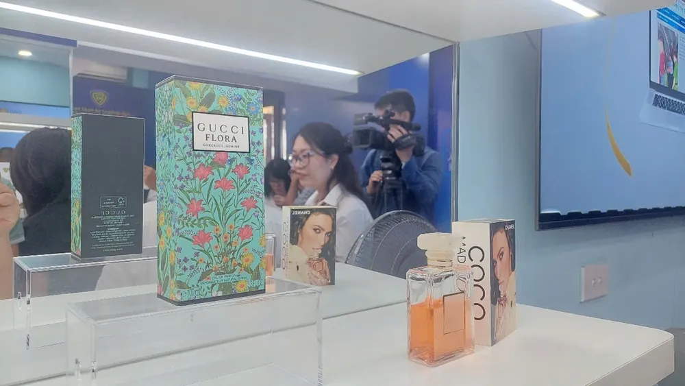 Nước hoa giả mạo thương hiệu Gucci, Chanel Coco. nước hoa giả,.,.jpg