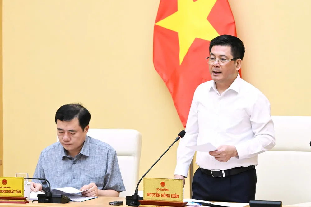 Bộ trưởng Bộ Công Thương Nguyễn Hồng Diên chủ trì hội nghị tập huấn. lĩnh vực Công Thương..jpg