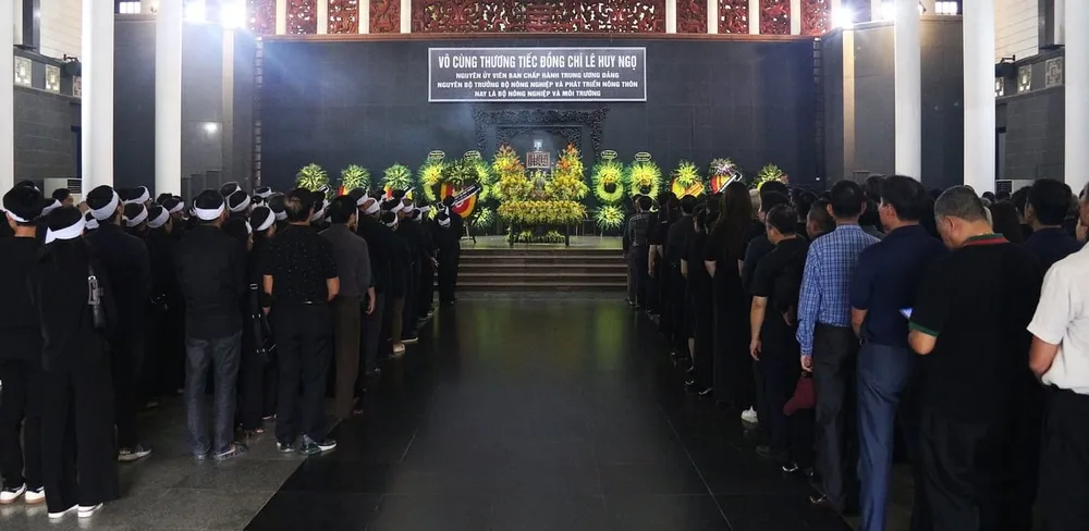 Lễ tang Nguyên Bộ trưởng Lê Huy Ngọ. Ảnh: Trung Hiếu.