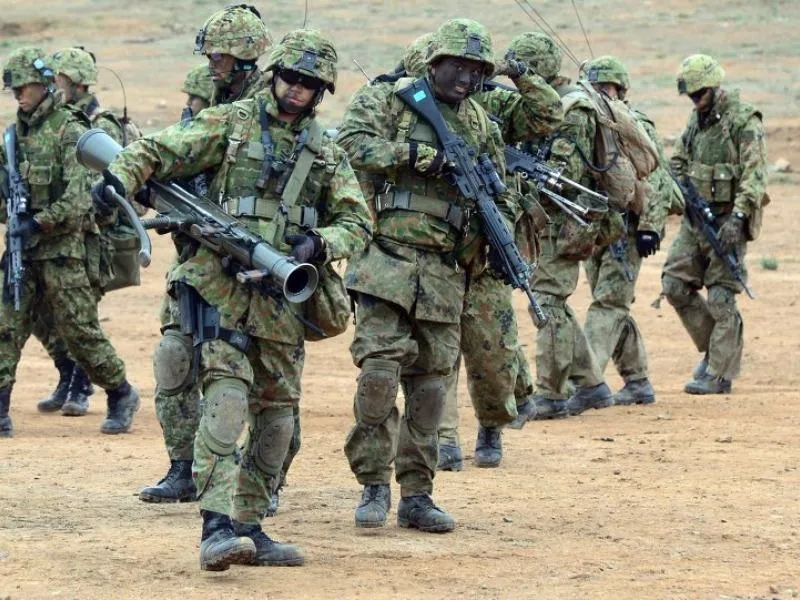 Nhật tính điều quân đội để đối phó tên lửa Triều Tiên ảnh 1