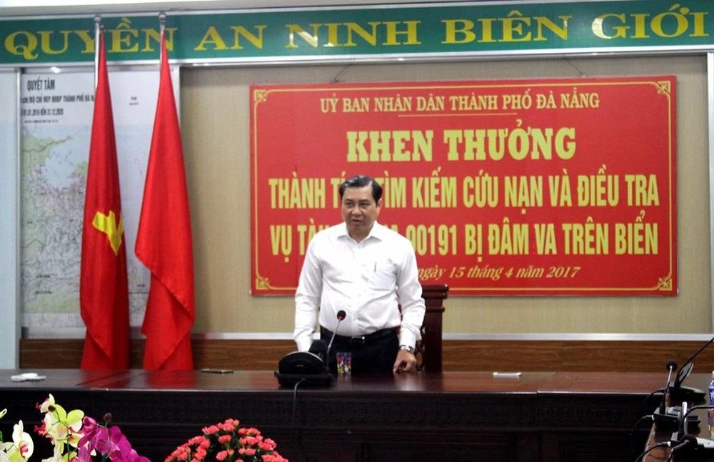 Cứu 4 ngư dân, Biên phòng Đà Nẵng được thưởng nóng ảnh 1