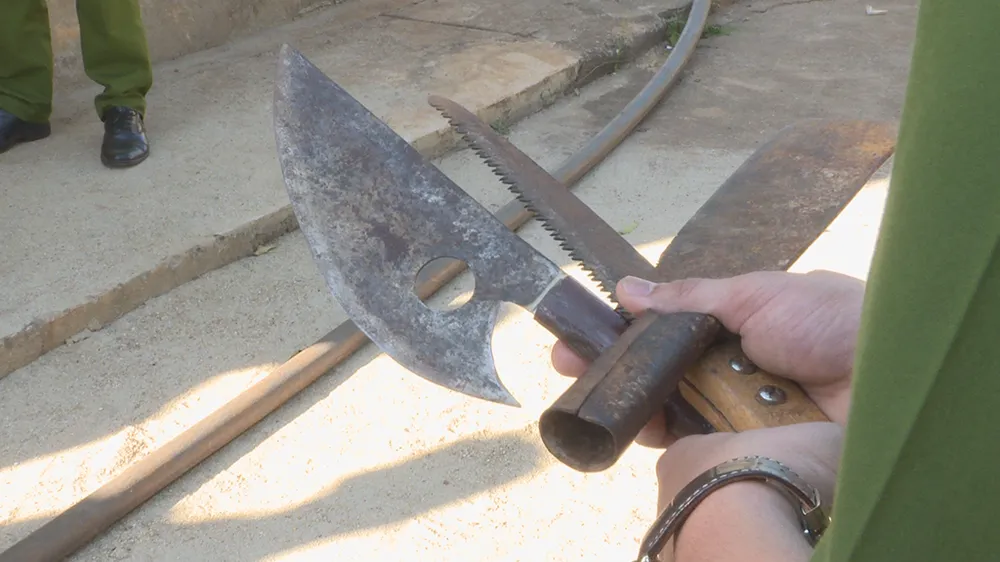 Nhóm thanh niên bao vây, tấn công 3 công an bị thương ảnh 2