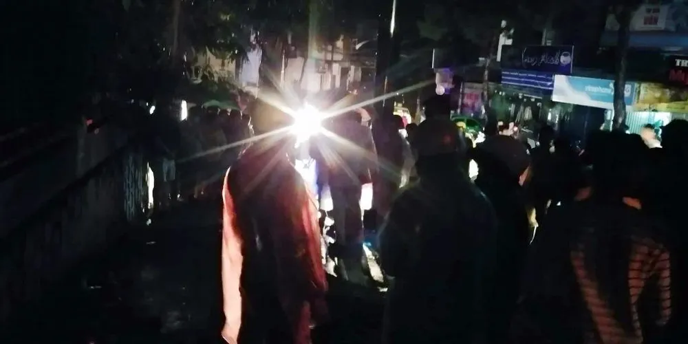 Công an thông tin 2 người bị truy sát, tông cột điện tử vong ảnh 2