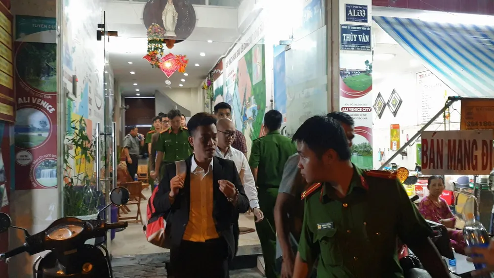 Công an bắt CEO Alibaba Nguyễn Thái Luyện và em trai ảnh 2 Công an bắt CEO Alibaba Nguyễn Thái Luyện và em trai ảnh 2