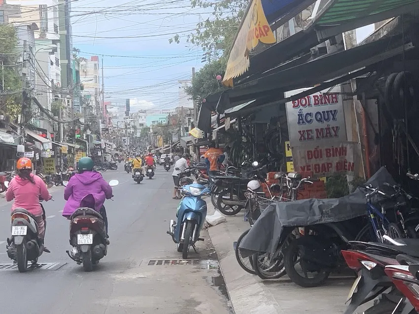 Vượt khó nhờ buôn có bạn, bán có phường