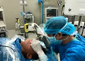 BV Đà Nẵng có hệ thống tầm soát ung thư cổ tử cung ảnh 3 Gắp con đỉa dài 4 cm từ cổ họng bệnh nhân
