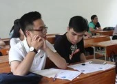 Đà Nẵng có duy nhất điểm 9 môn Ngữ văn kỳ thi THPT quốc gia ảnh 2 Thứ trưởng Bộ GD&ĐT làm việc với hội đồng chấm thi Đà Nẵng