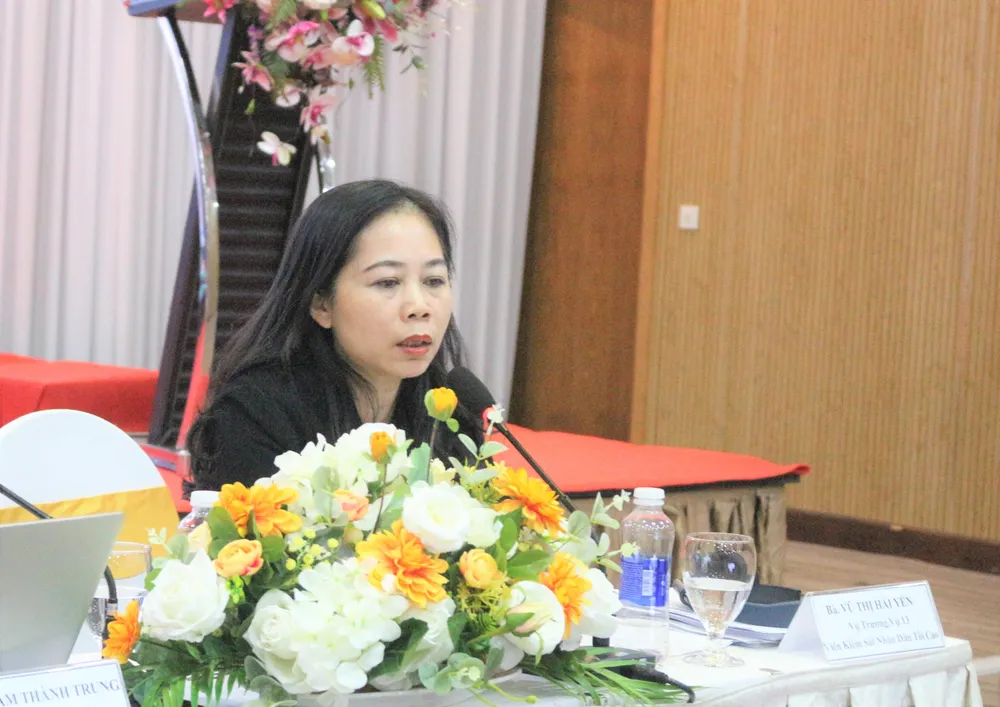 Bà Vũ Thị Hải Yến (Vụ trưởng Vụ 13, VKSND Tối cao) tại hội thảo. Ảnh: T.AN