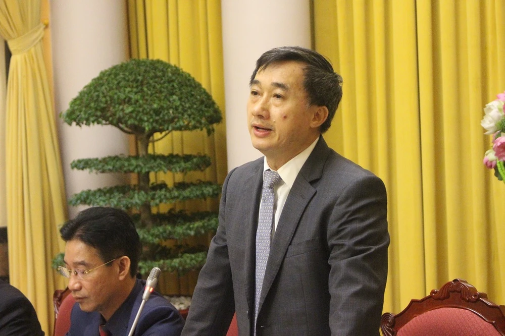Thứ trưởng Bộ Y tế Trần Văn Thuấn tại họp báo sáng nay. Ảnh: T.AN Thứ trưởng Bộ Y tế Trần Văn Thuấn tại họp báo sáng nay. Ảnh: T.AN