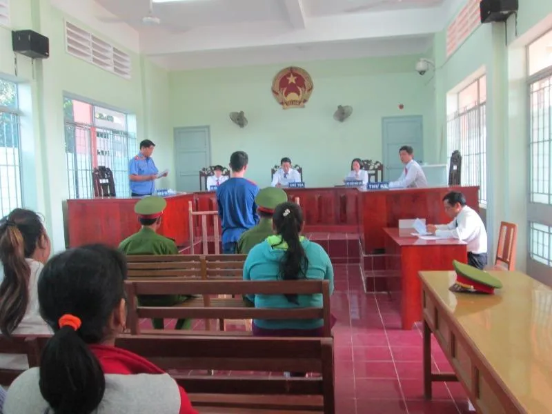 Lại đi tù vì ‘yêu’ trẻ em