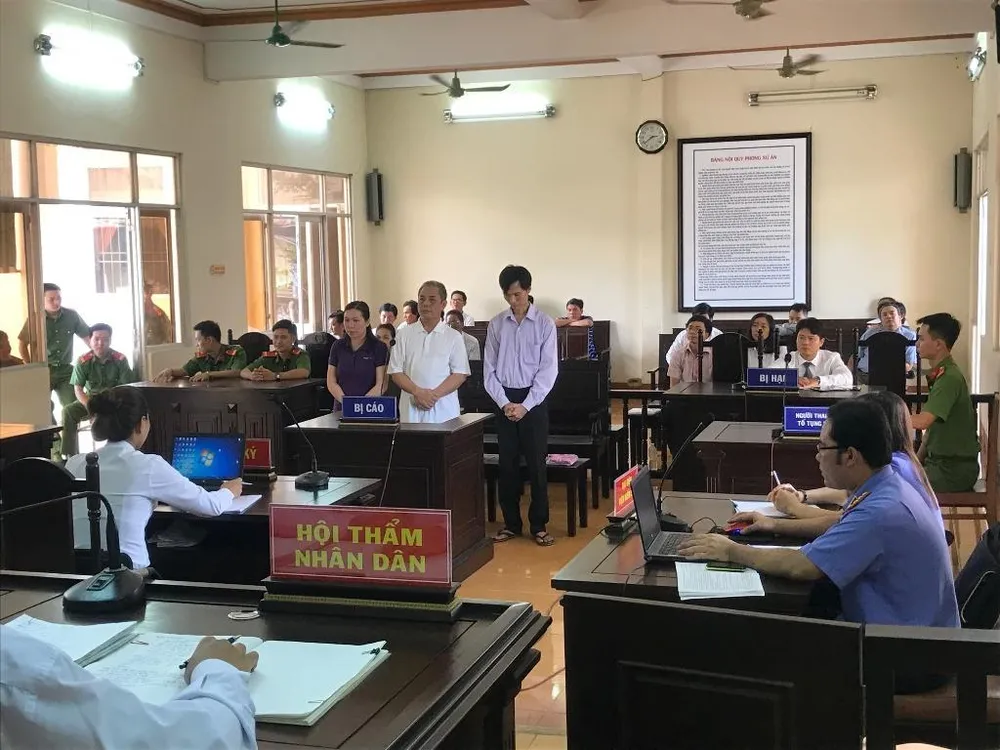 Công ty cổ phần lừa đảo ngân hàng tiền tỉ