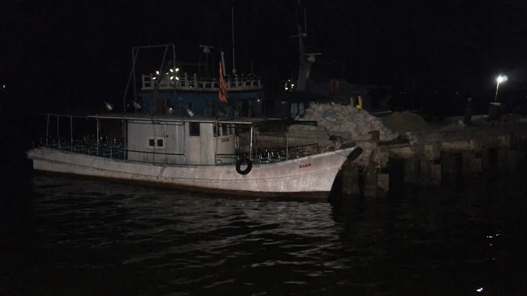 Đông đảo người dân thức đón phi công Trần Quang Khải ảnh 5 Đông đảo người dân thức đón phi công Trần Quang Khải ảnh 5