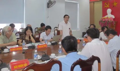 Ông Đặng Quốc Vinh, Phó Chủ tịch UBND tỉnh phát biểu tại Hội nghị sơ kết công tác báo chí 6 tháng đầu năm và triển khai nhiệm vụ 6 tháng cuối năm 2016.