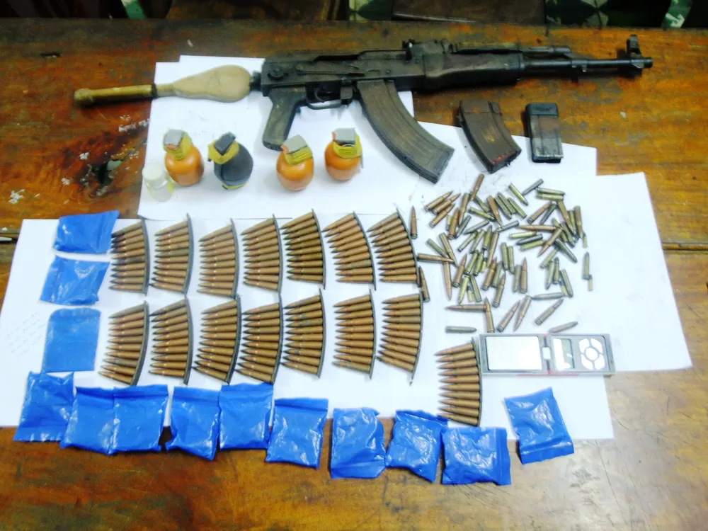 Bắt kẻ buôn ma túy có súng AK và hơn 150 viên đạn ảnh 2