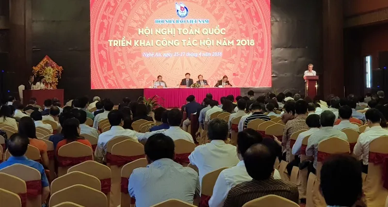 5.000 trường hợp không đủ tiêu chuẩn cấp, đổi thẻ nhà báo ảnh 1