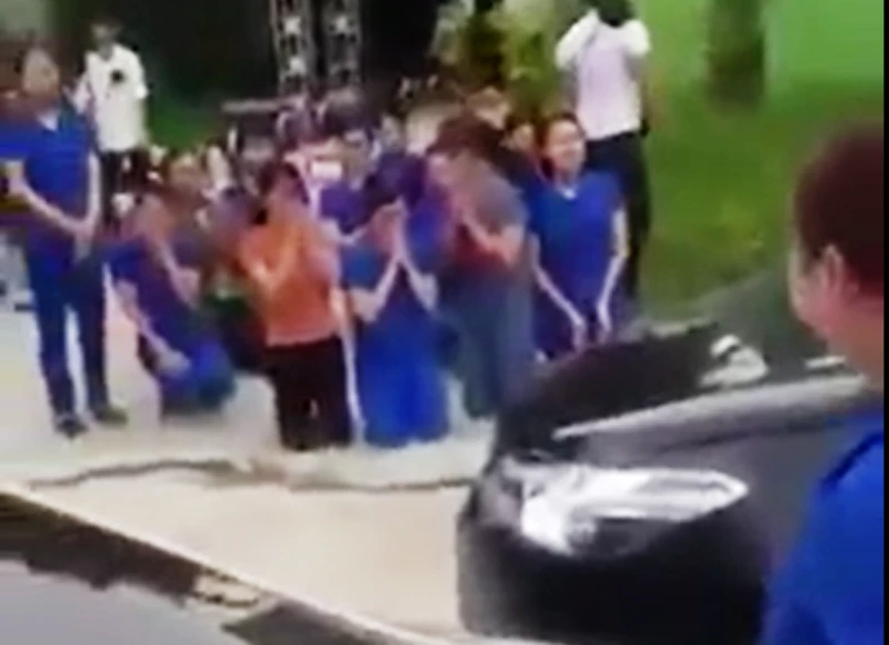 Vụ nhiều cô giáo quỳ: Chưa đủ điều kiện thành lập trường ảnh 1