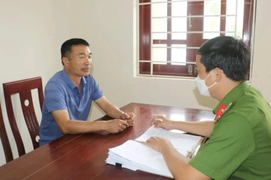 Giám đốc Lê Viết Thanh làm việc với cơ quan cảnh sát điều tra. Ảnh: CA Giám đốc Lê Viết Thanh làm việc với cơ quan cảnh sát điều tra. Ảnh: CA