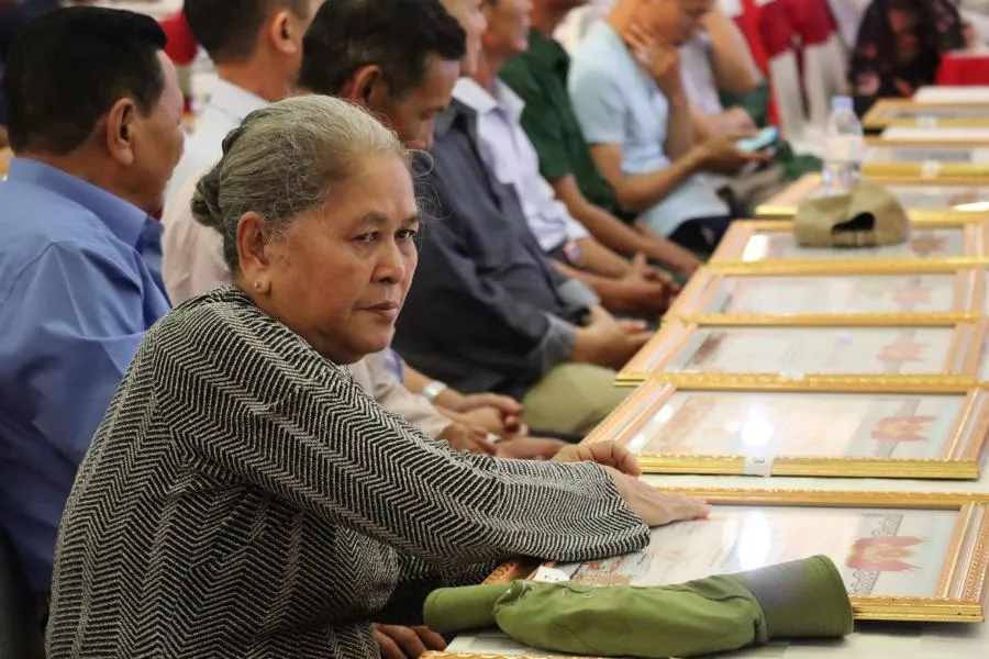 Thân nhân liệt sĩ từ TP.HCM ra Nghệ An dự lễ và nhận Bằng Tổ quốc ghi công.