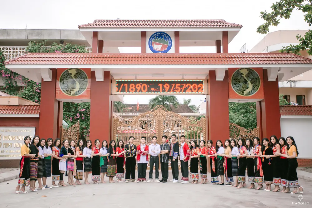 Lớp 12D, Trường THPT Dân tộc nội trú tỉnh Nghệ An có 33 em học sinh là con em dân tộc thiểu số, đều có tổng điểm 6 môn thi tốt nghiệp THPT trên 40 điểm.