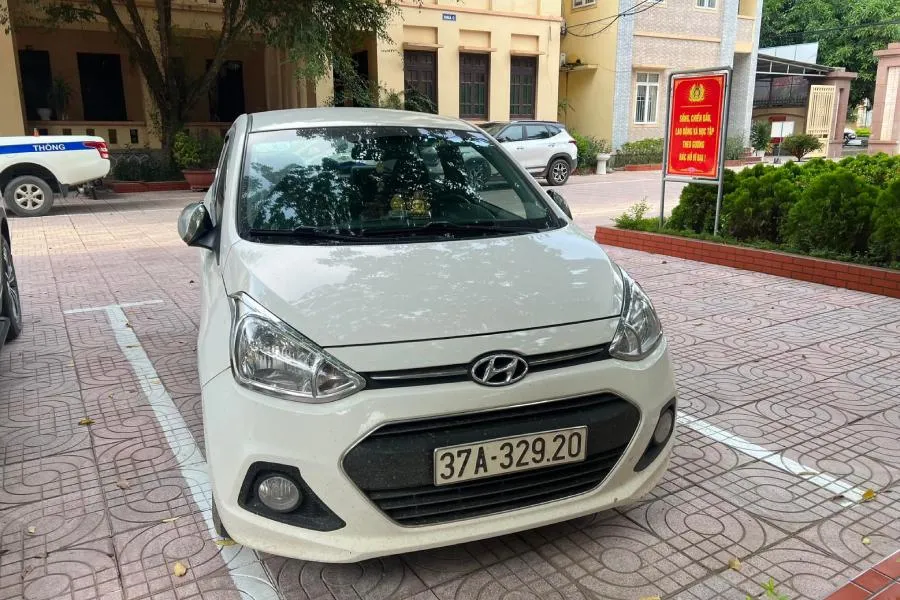 Chiếc xe anh T điều khiển tại cơ quan công an. Chiếc xe anh T điều khiển tại cơ quan công an.