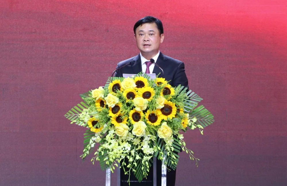 Ông Thái Thanh Quý, Bí Thư Tỉnh ủy Nghệ An, đọc diễn văn tại lễ kỷ niệm. Ảnh: Đ.AM Ông Thái Thanh Quý, Bí Thư Tỉnh ủy Nghệ An, đọc diễn văn tại lễ kỷ niệm. Ảnh: Đ.AM